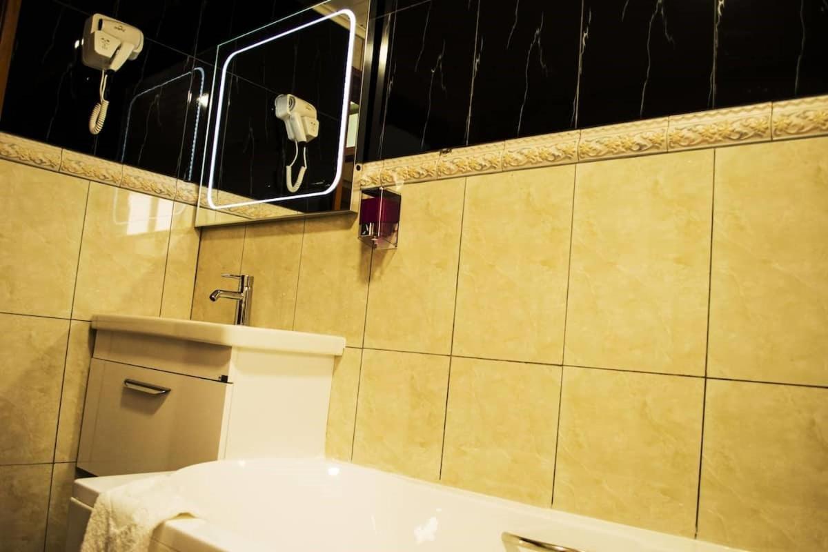 Hotel Jouvence International Яунде Экстерьер фото